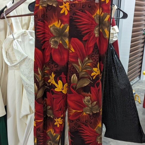 Dress barn Size 10 Multicolor Sleeveless Blouse & Cropped Pants Set - Picture 5 of 6